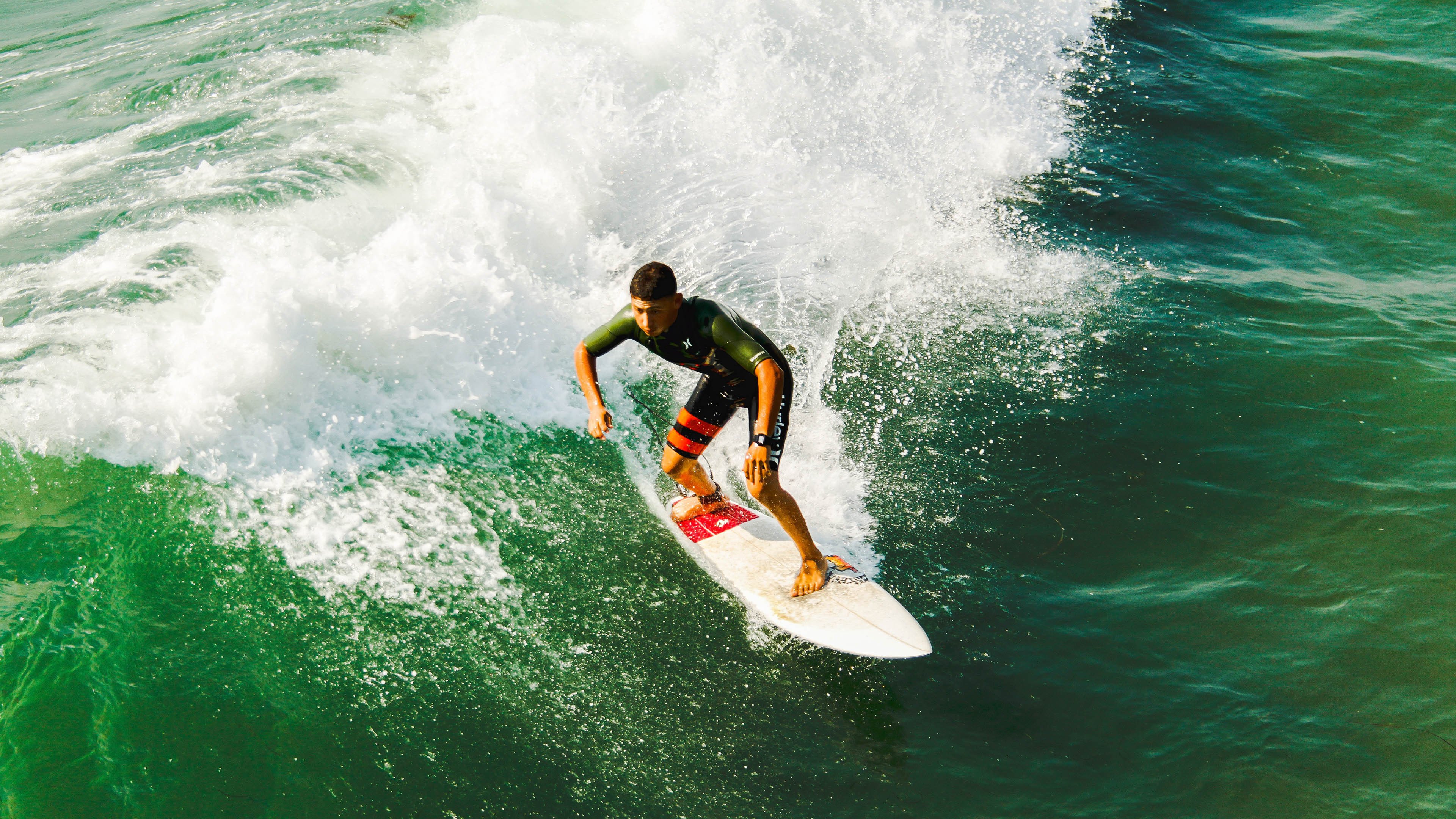 从城市到乡村的全景自行车骑行，绿色出行新趋势，骑行美丽乡村